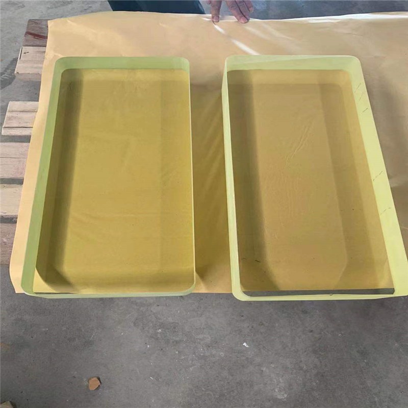 丰满铅玻璃